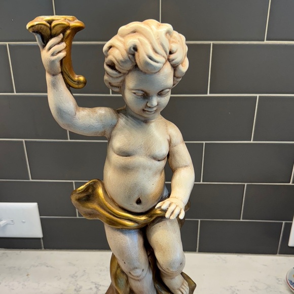 Elegant Gold and Cream Decor Accents - Picture 12 of 12